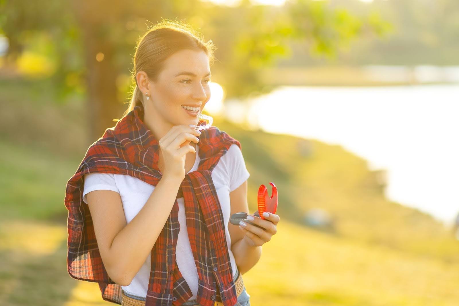 Social situations and eating out with Invisalign can be seamless with a few strategies. 